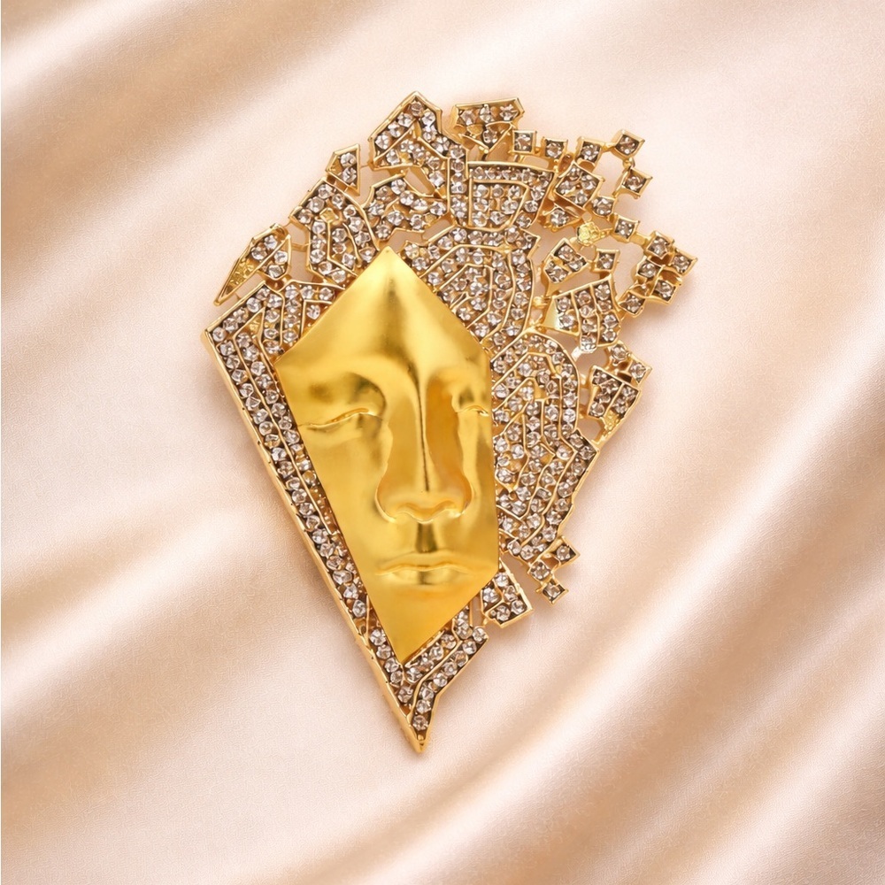 Gaze Abstract Face Crystal Brooch